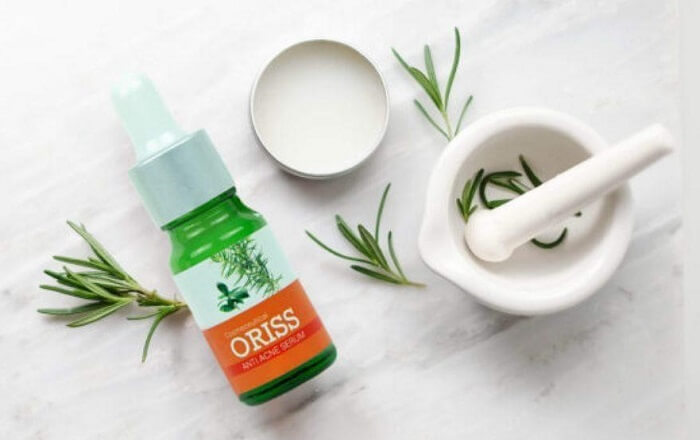 Serum mụn Oriss với chiết xuất từ tinh chất tràm chà và lá chanh lim tốt cho da mụn