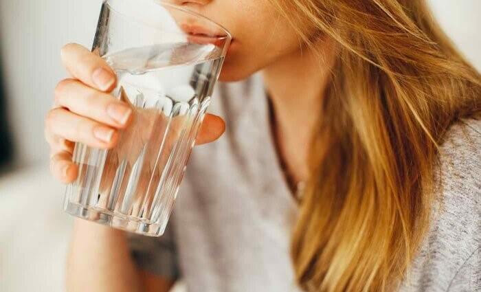 Uống nước mỗi ngày có lợi cho sức khỏe